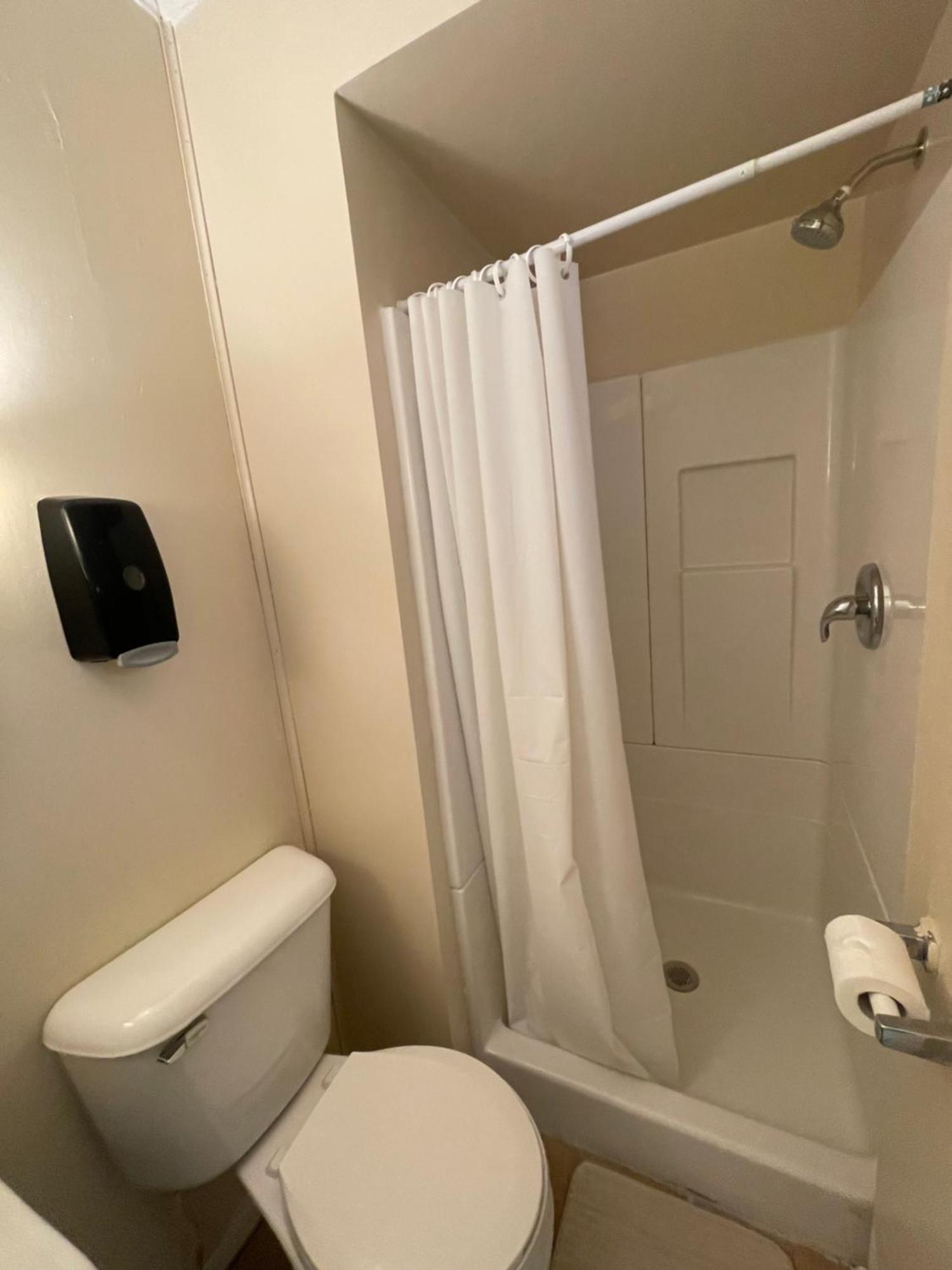 Magnolia Apt 1 Lansing Bagian luar foto